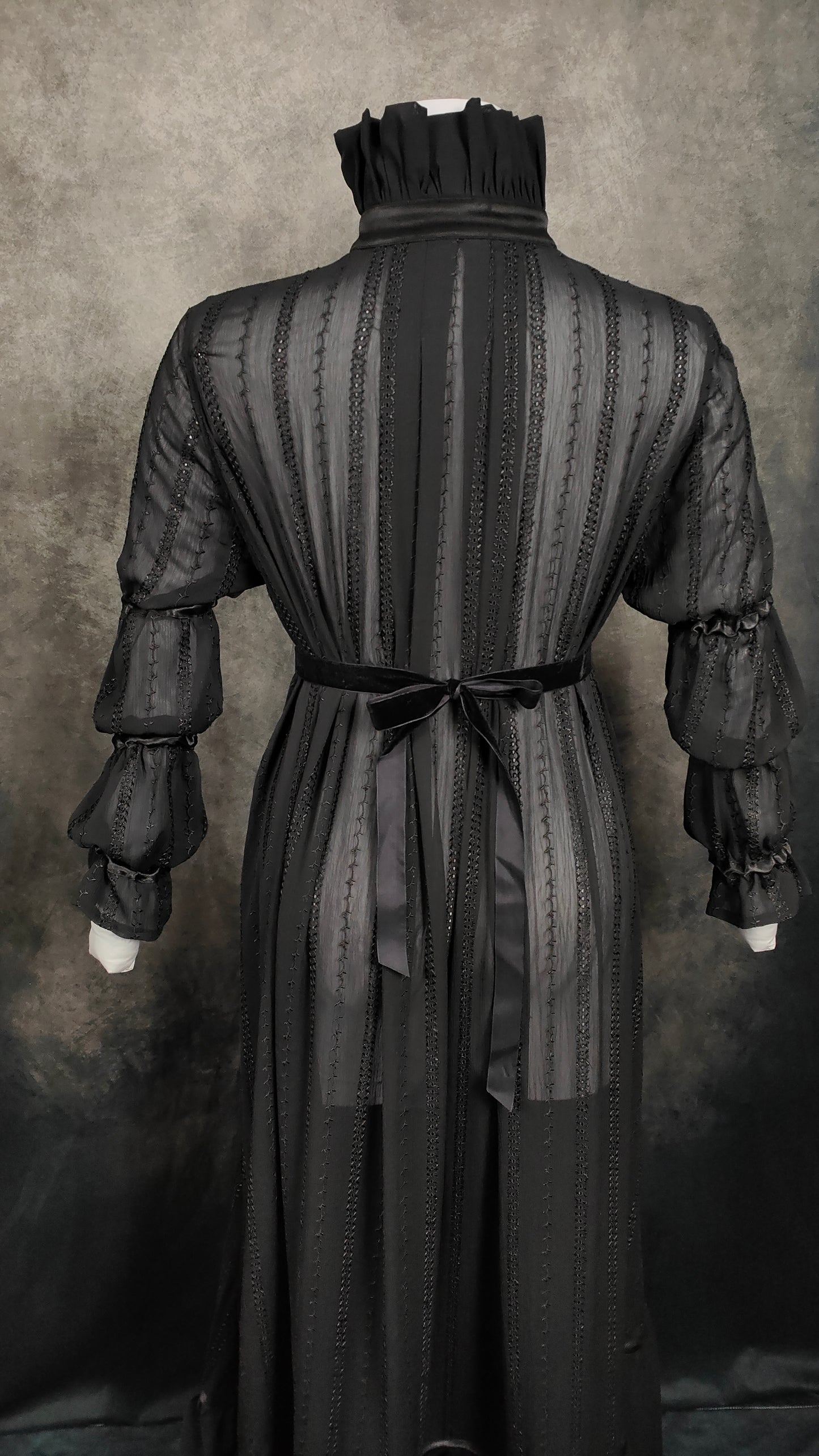 "The Raven" Kleid (S/S 2025) Unikat Gr. 42-46