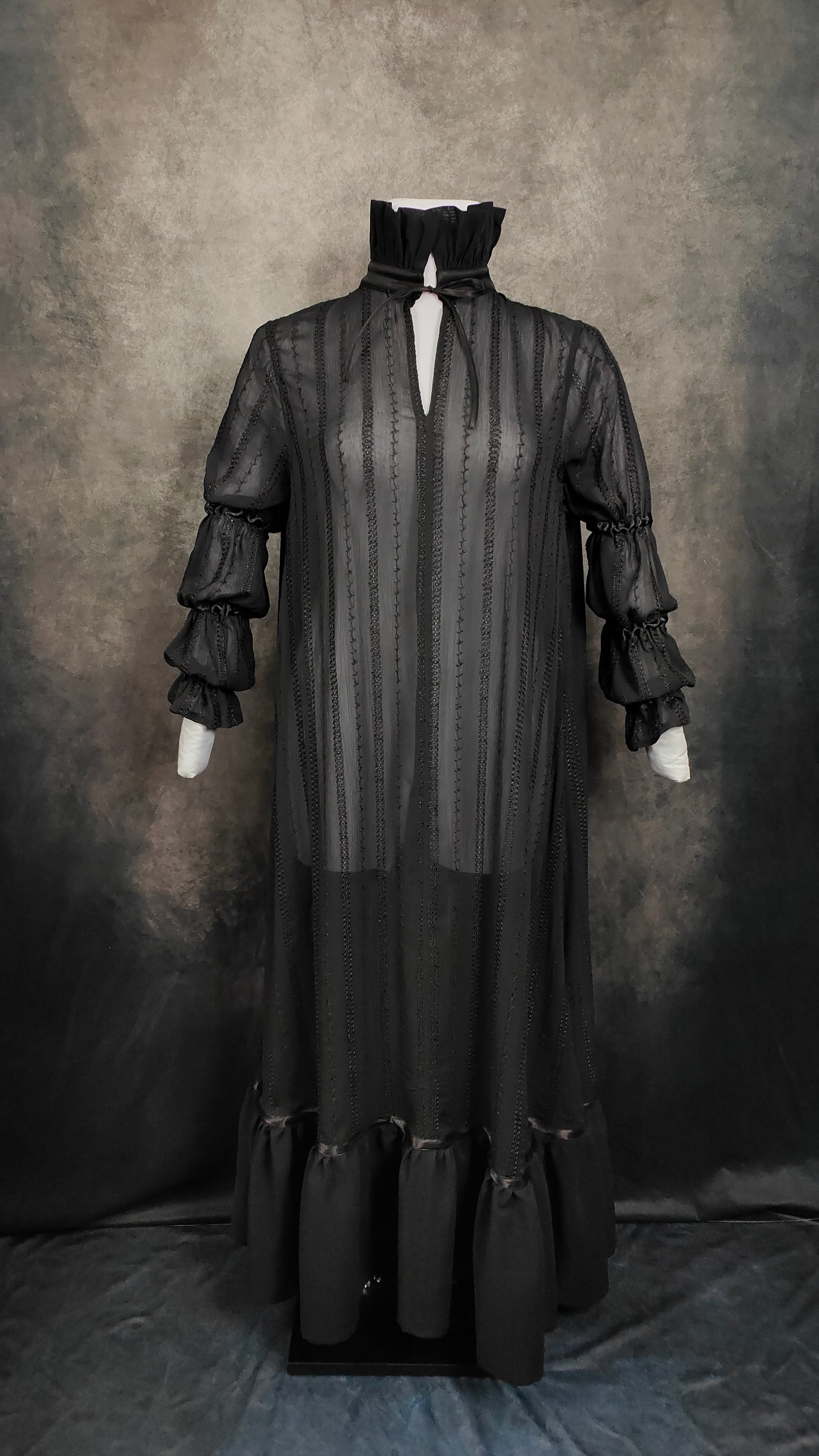 "The Raven" Kleid (S/S 2025) Unikat Gr. 42-46
