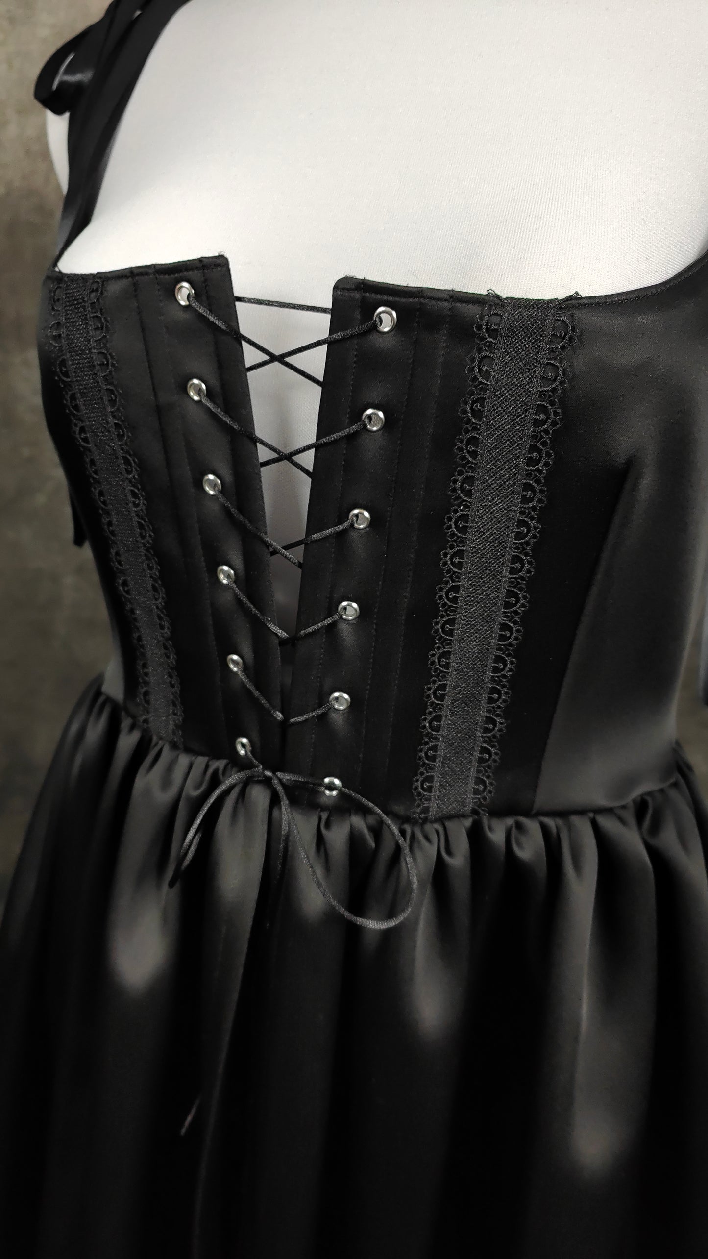 "The Raven" Überkleid (S/S 2025) Unikat Gr. 48