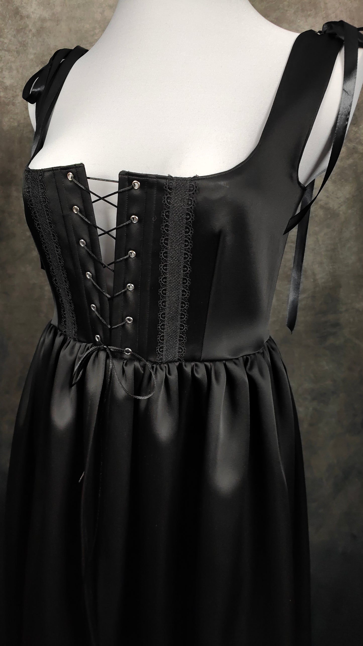 "The Raven" Überkleid (S/S 2025) Unikat Gr. 48