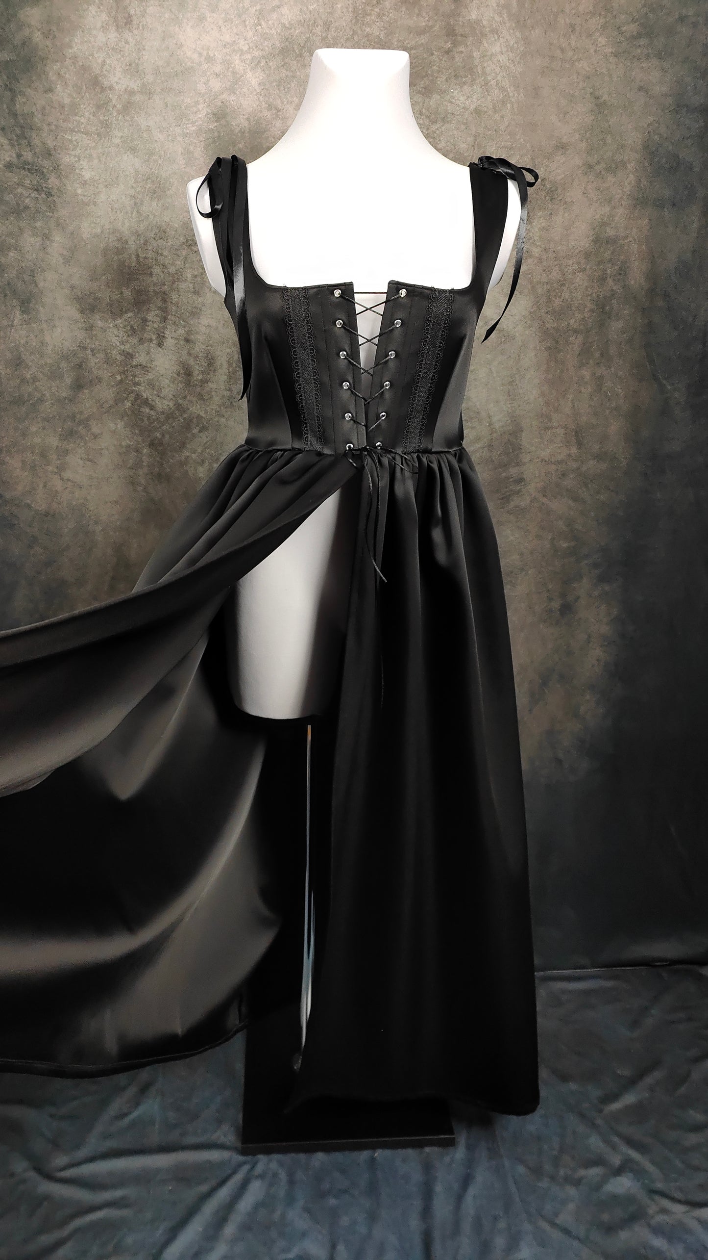 "The Raven" Überkleid (S/S 2025) Unikat Gr. 48