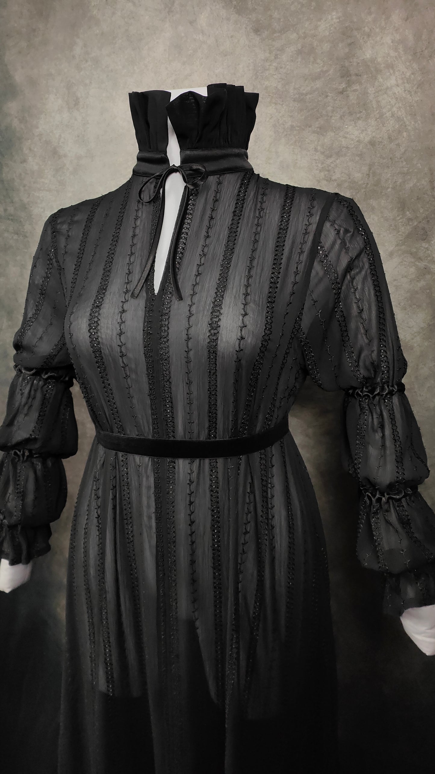 "The Raven" Kleid (S/S 2025) Unikat Gr. 42-46
