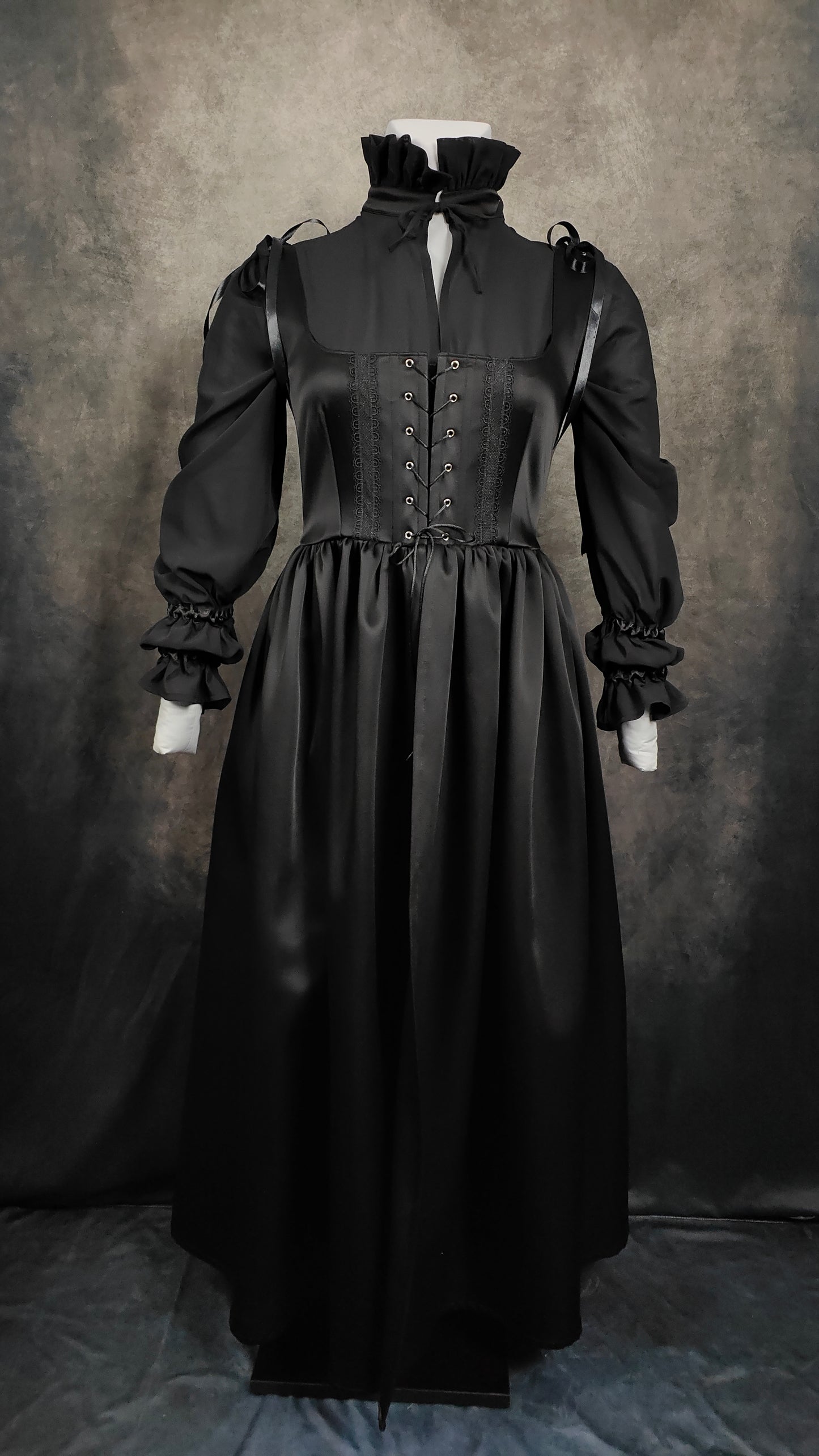 "The Raven" Überkleid (S/S 2025) Unikat Gr. 48