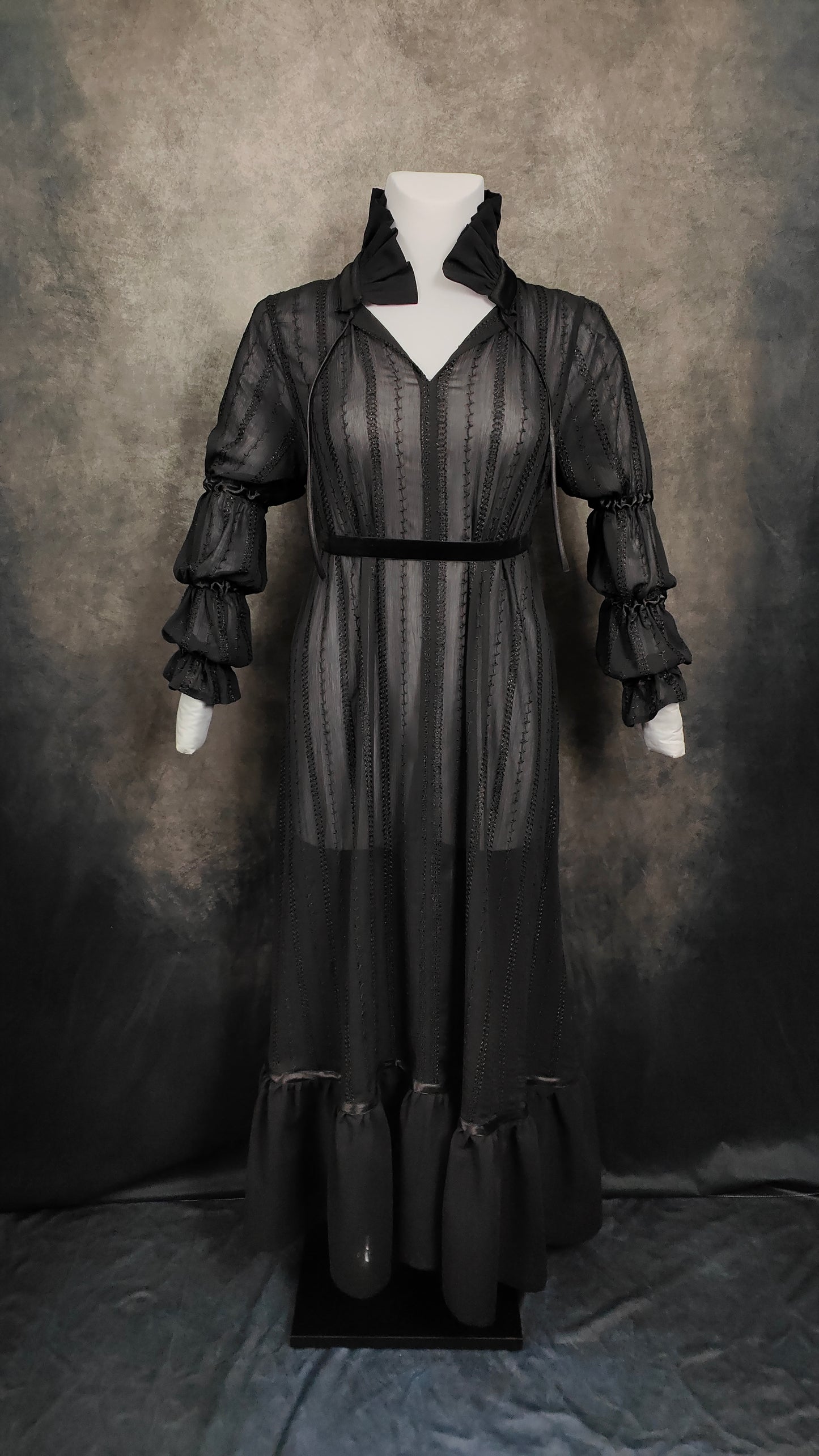 "The Raven" Kleid (S/S 2025) Unikat Gr. 42-46