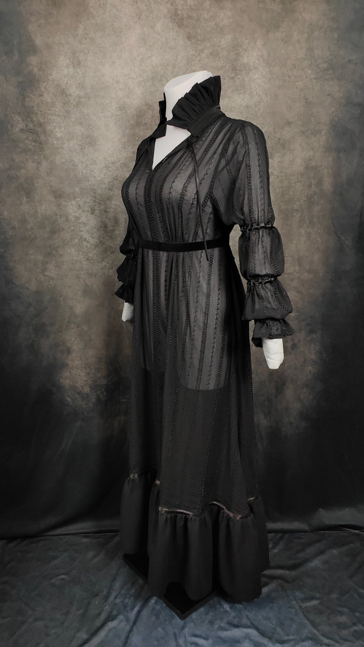 "The Raven" Kleid (S/S 2025) Unikat Gr. 42-46