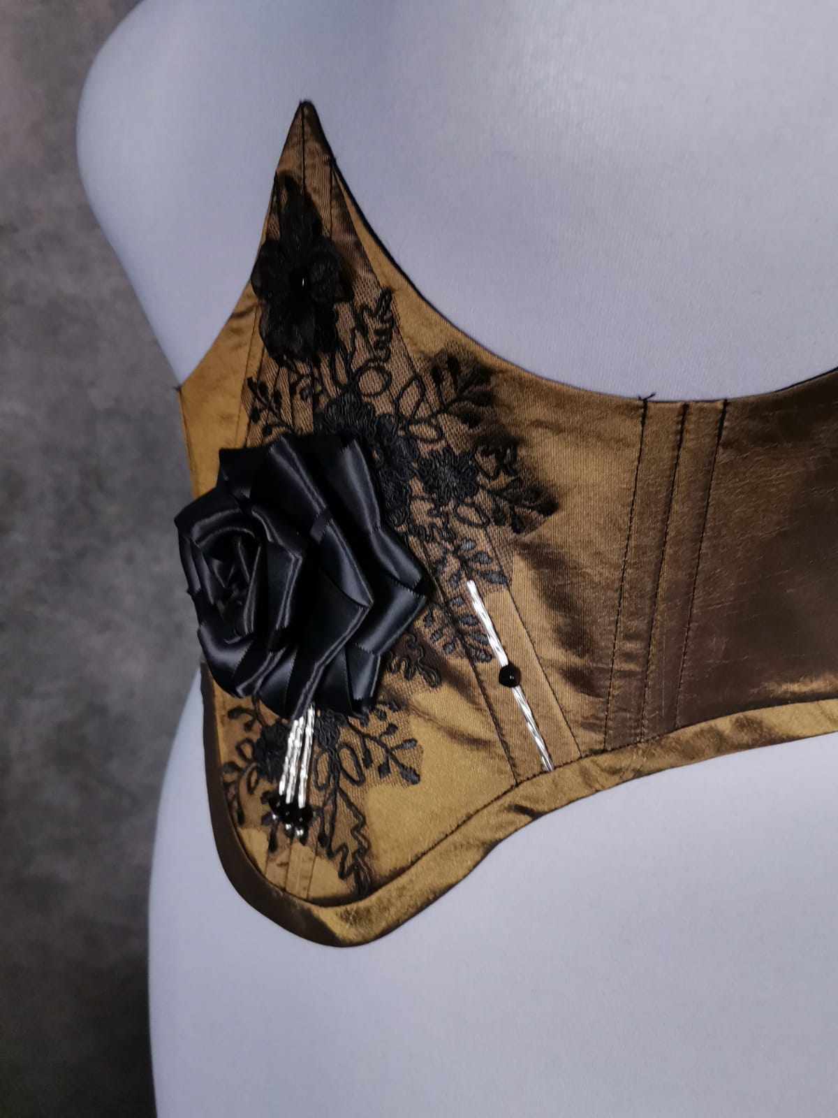 "Black Rose" Unterbrust-Corsage (S/S 2023) Unikat Gr. 46