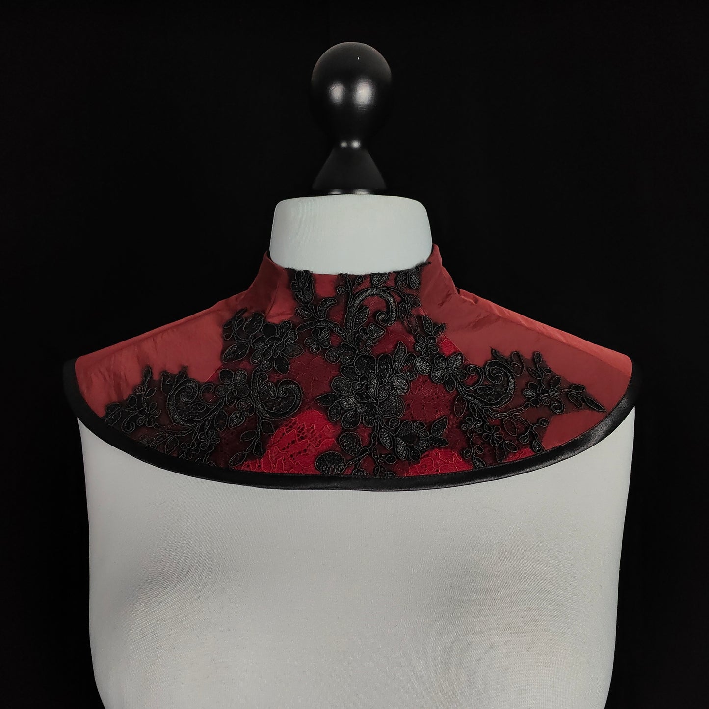 "Bloodmoon" collar (F/W 2023) unique one size