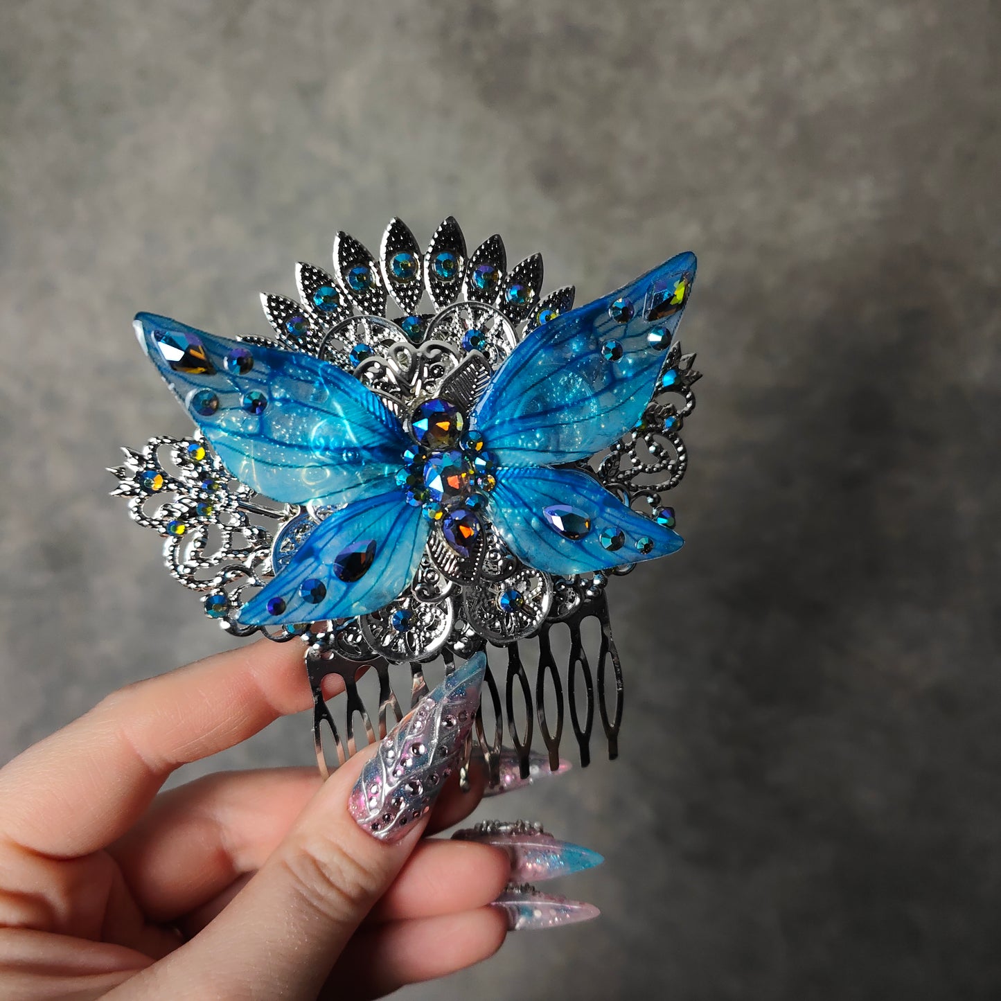 Dekorativer Haarkamm "Fairy Wings"  in Blau